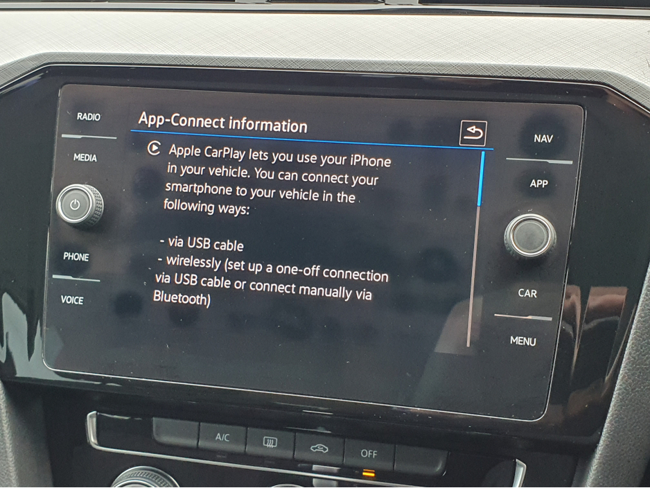 2021 Volkswagen Passat - image 21