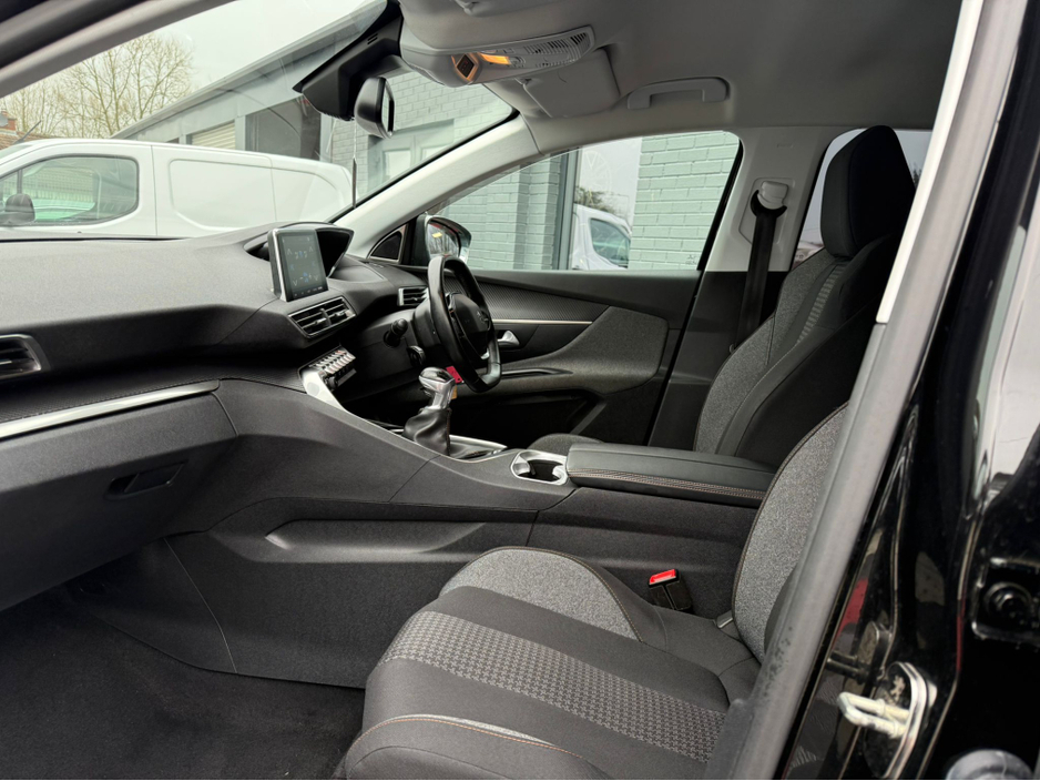 2019 Peugeot 3008 - image 21