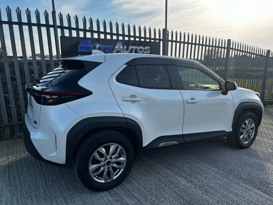 2021 Toyota Yaris Cross - image 7