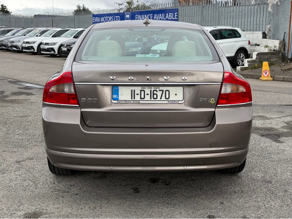 2011 Volvo S80 - image 5