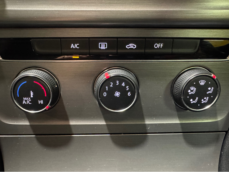 2015 Volkswagen Golf - image 19