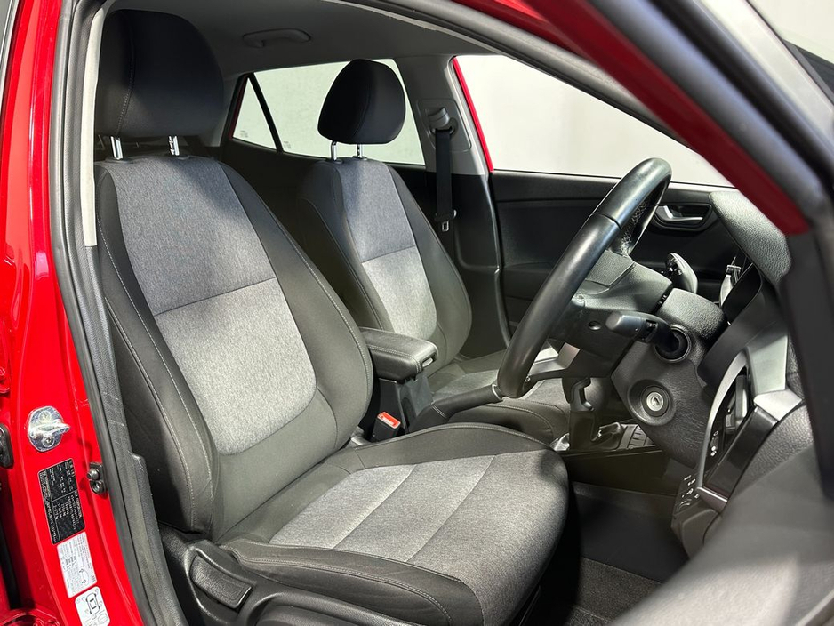 2023 Kia Stonic - image 10