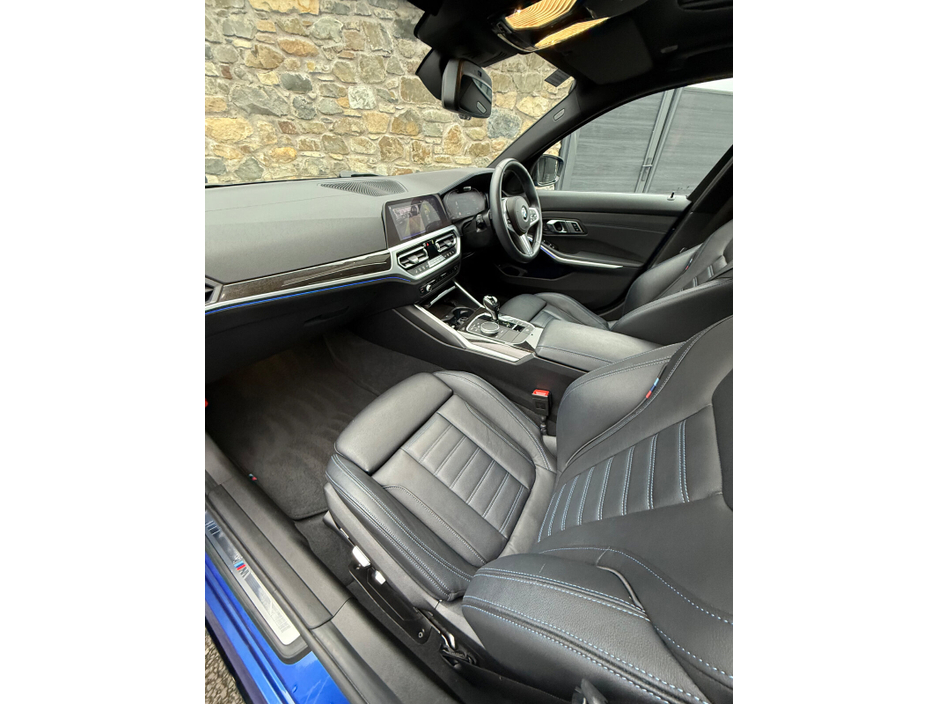 2019 BMW 3 Series - image 26