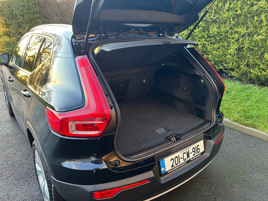 2020 Volvo XC40 D3 MOMENTUM 5DR €27,750
