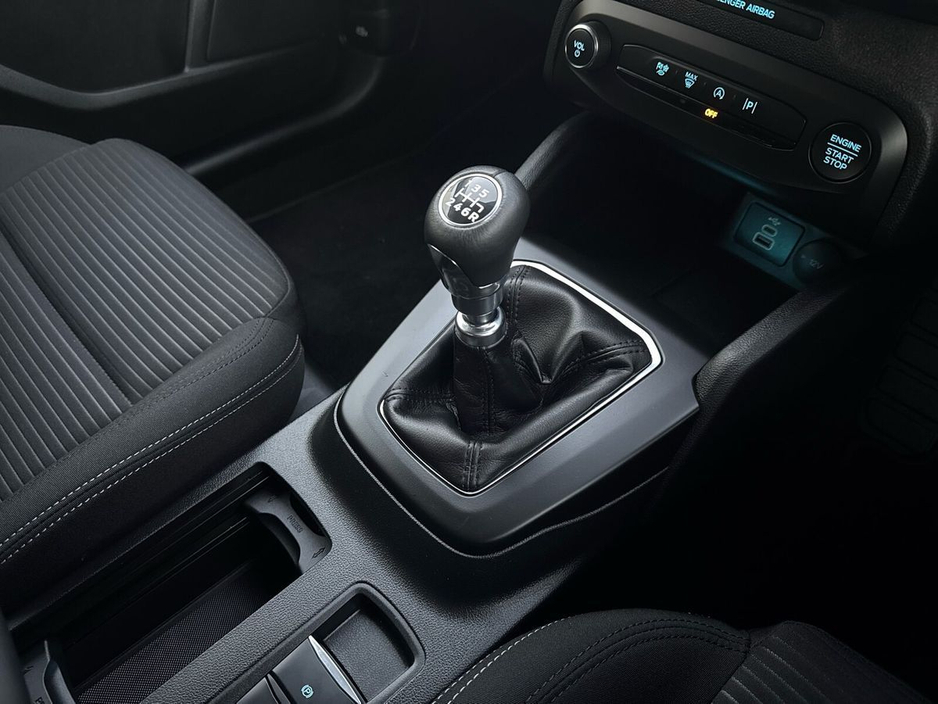 2025 Ford Focus Titanium 1.0L EcoBoost 125PS mHEV €28,975