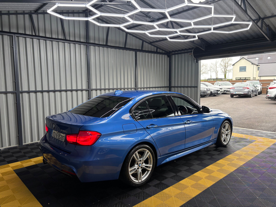 2017 BMW 3 Series - image 5