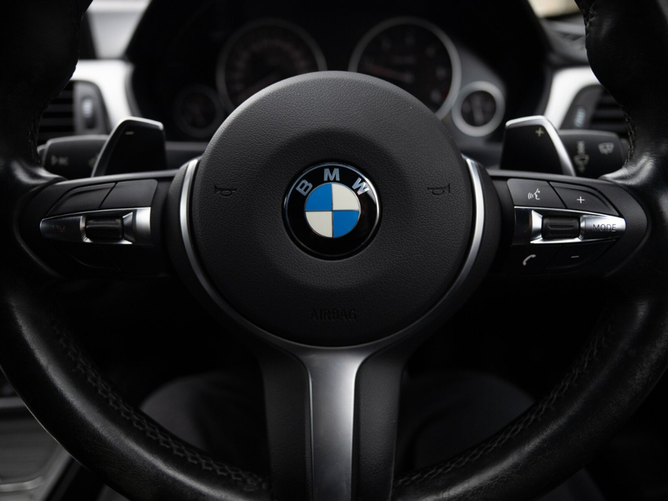 2013 BMW 3 Series - image 13