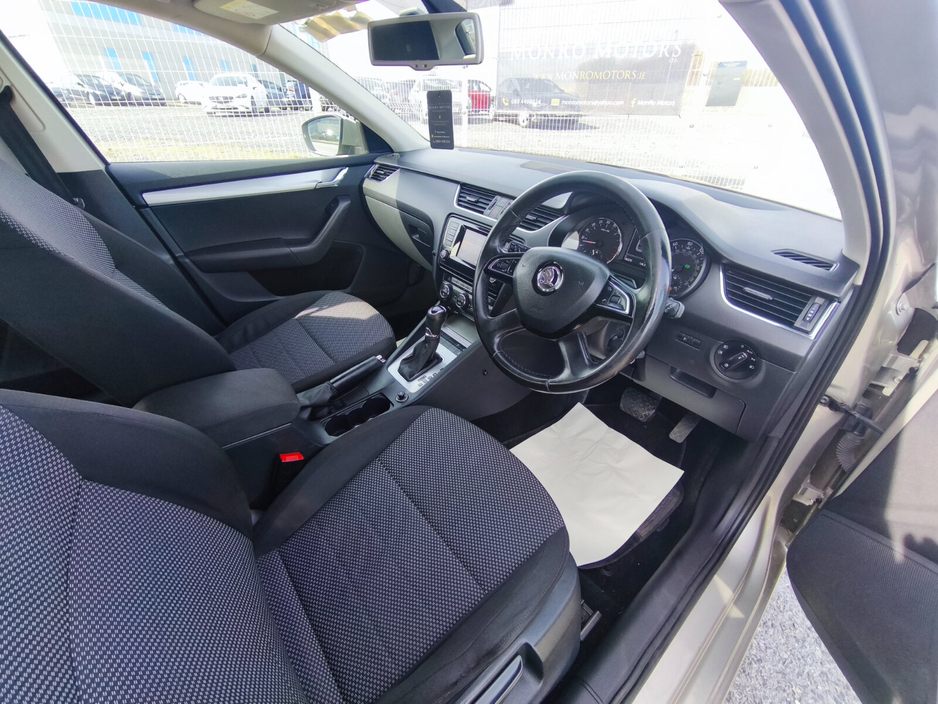 2015 Skoda Octavia - image 16