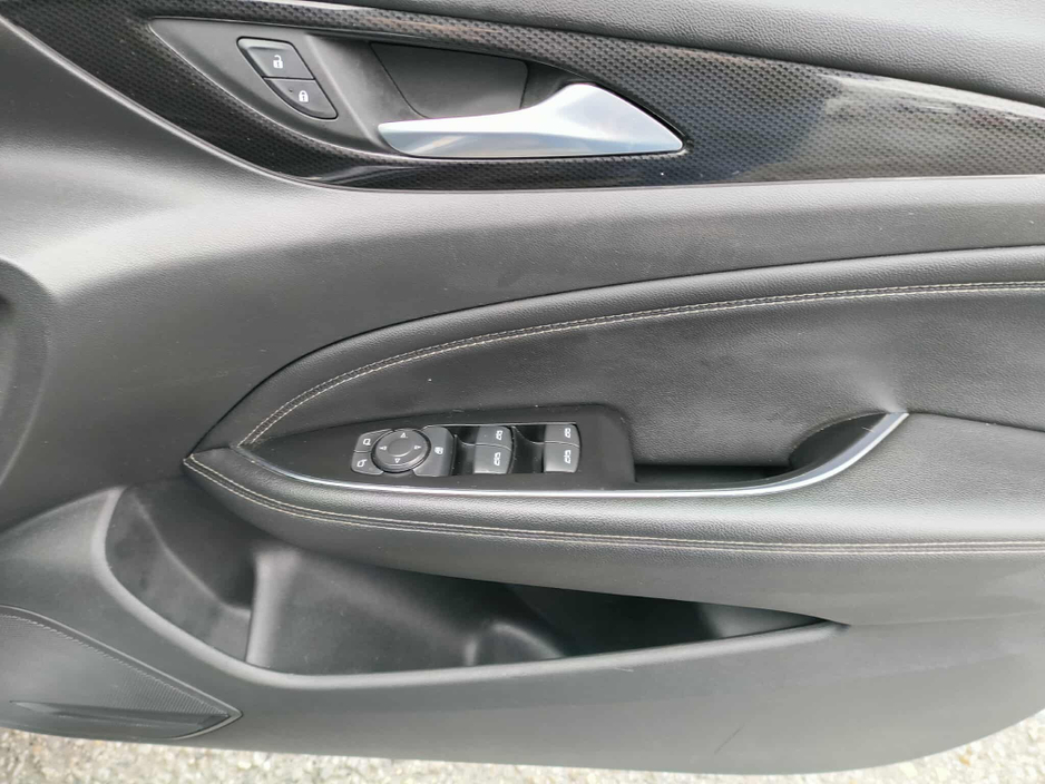 2018 Opel Insignia - image 15