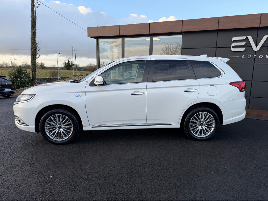 2020 Mitsubishi Outlander 4X4 Plug-in Hybrid - High Spec - Like New €24,750