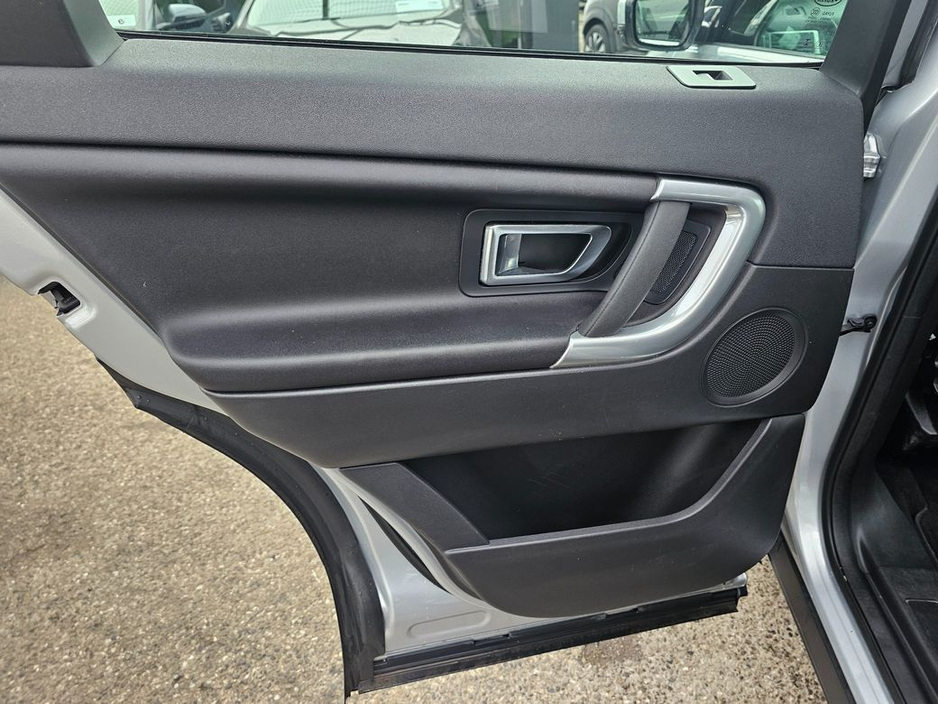 2018 Land Rover Discovery Sport - image 15