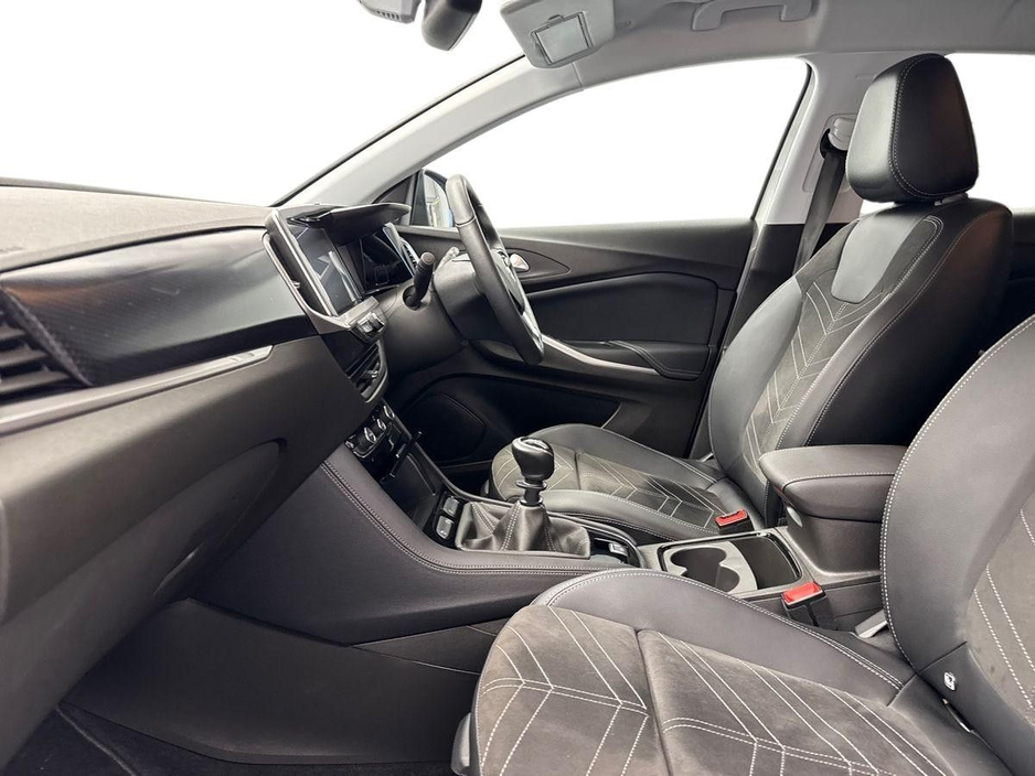 2024 Opel Grandland X - image 2