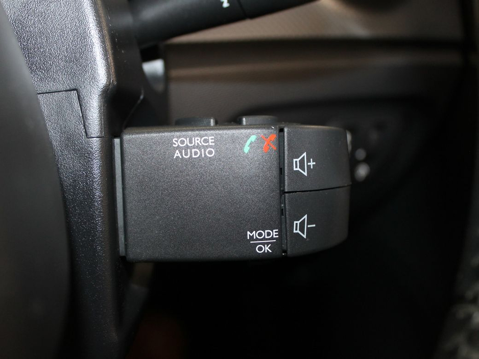 2016 Renault Captur - image 24