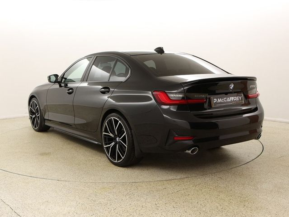 2021 BMW 3 Series - image 5
