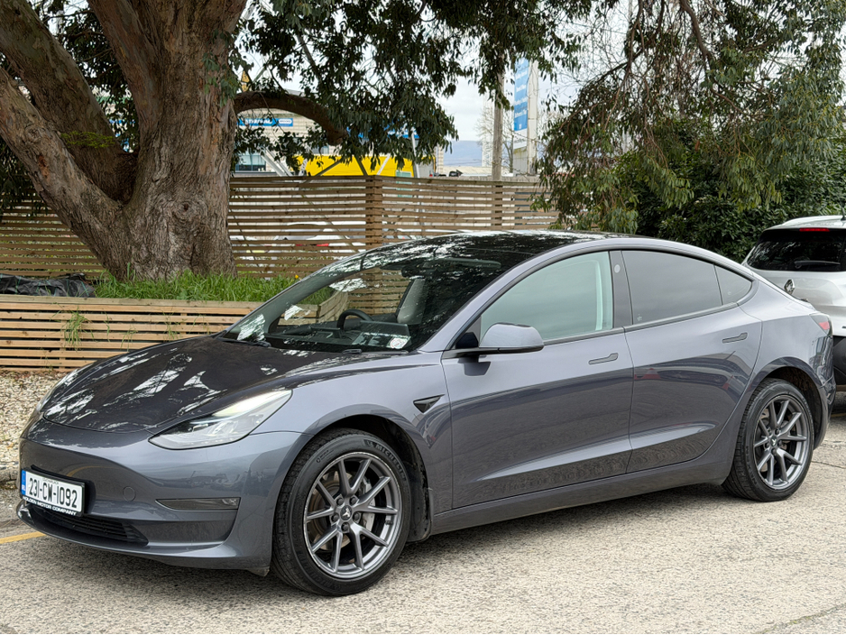 2023 Tesla Model 3 - image 3