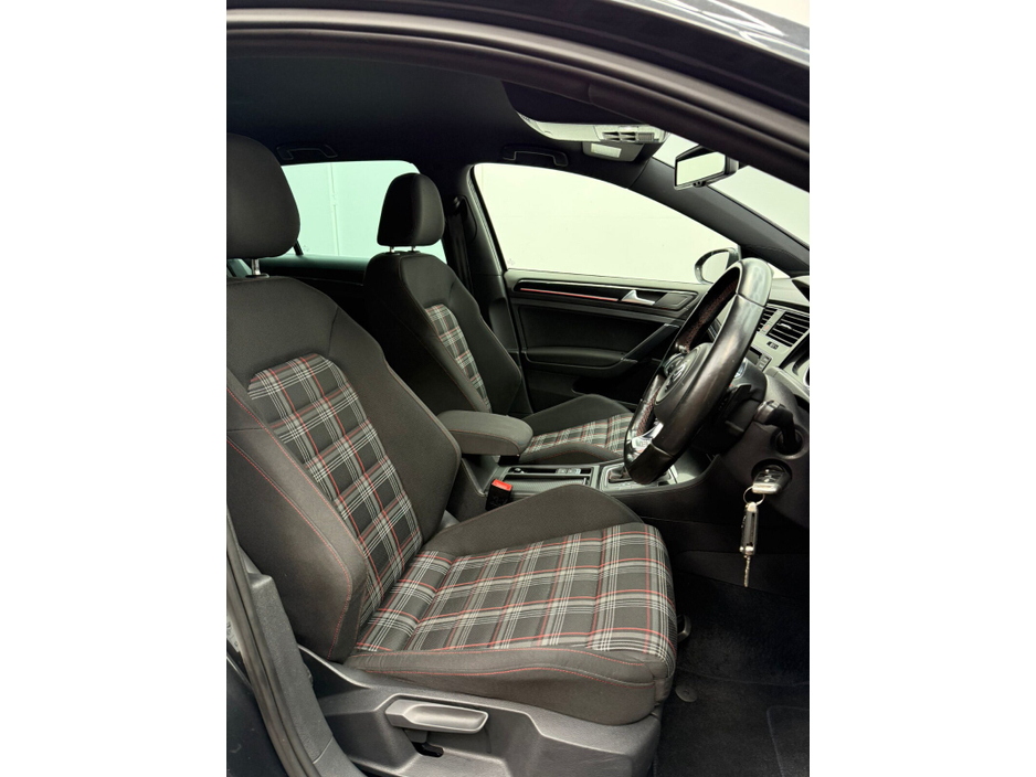 2015 Volkswagen Golf 2.0 TSI GTI DSG €13,950
