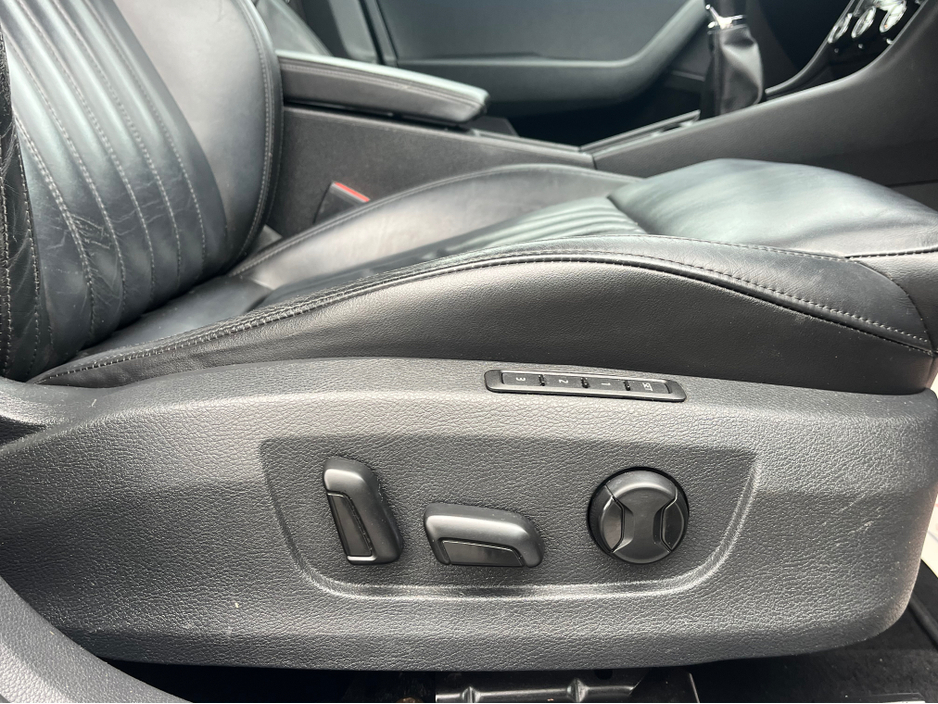 2018 Skoda Superb - image 20