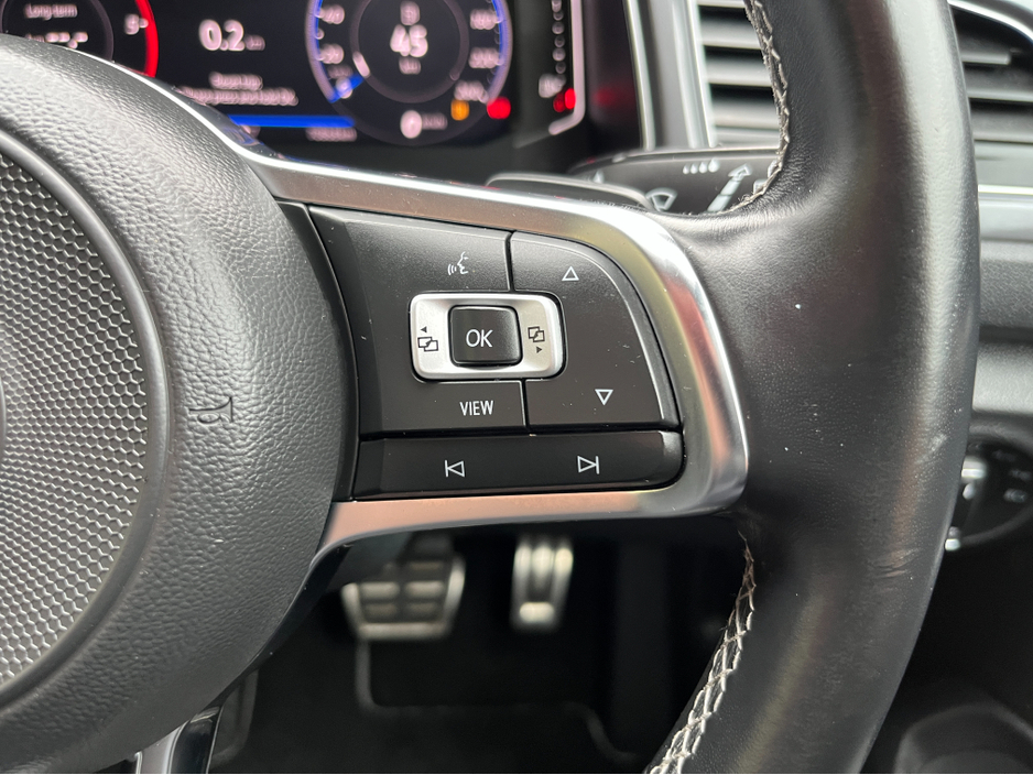 2021 Volkswagen T-Roc - image 24