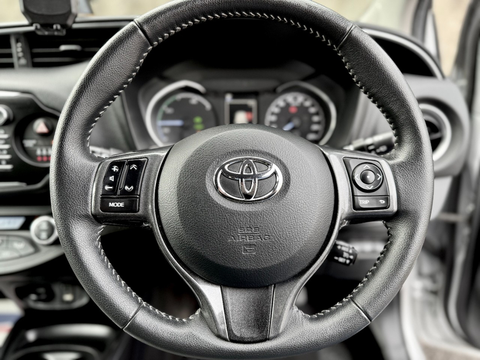 2020 Toyota Yaris - image 23