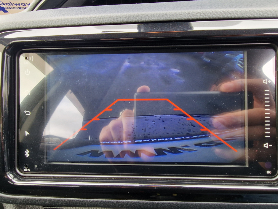 2018 Toyota Yaris - image 20