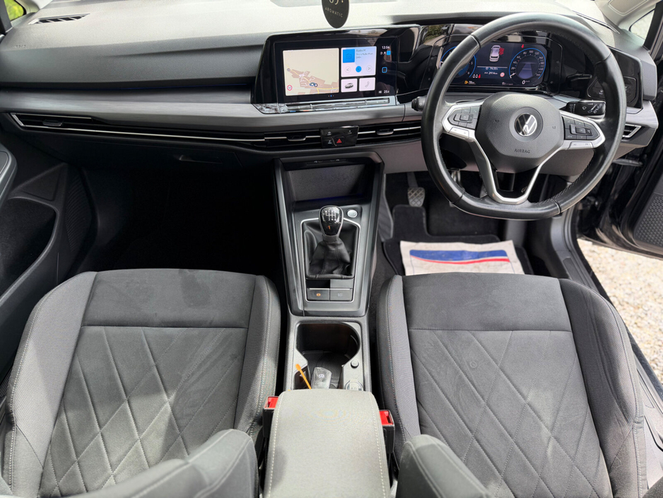 2022 Volkswagen Golf - image 6