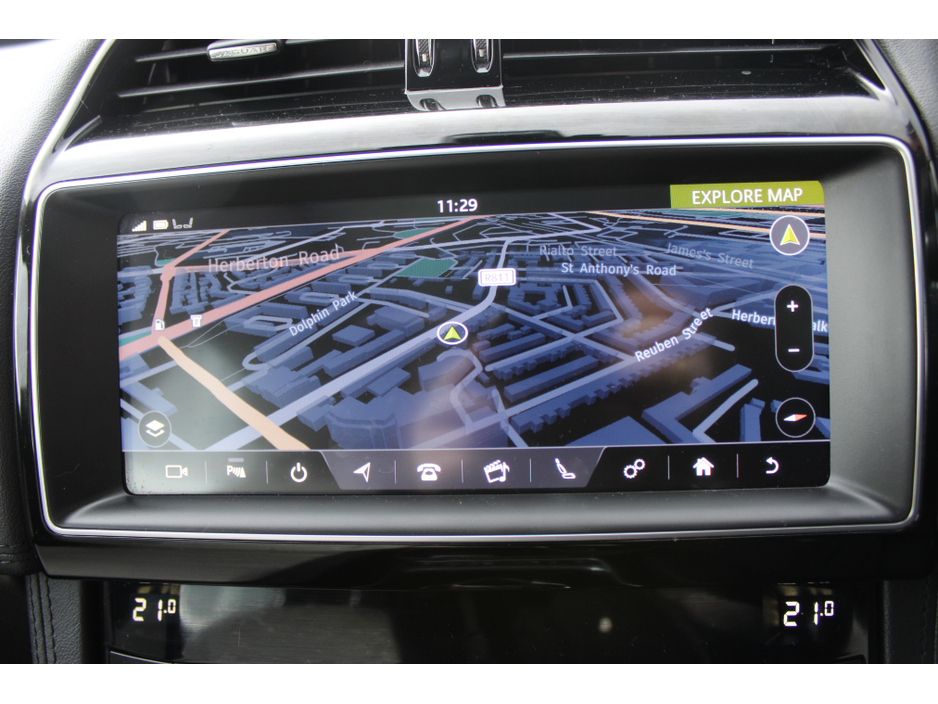 2020 Jaguar F-Pace - image 18