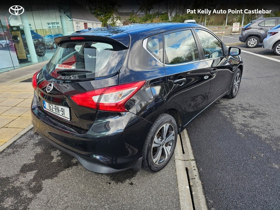 2016 Nissan Pulsar - image 2