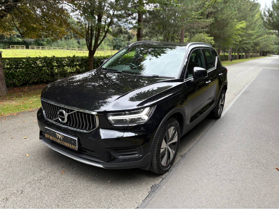 2022 Volvo XC40 - image 6