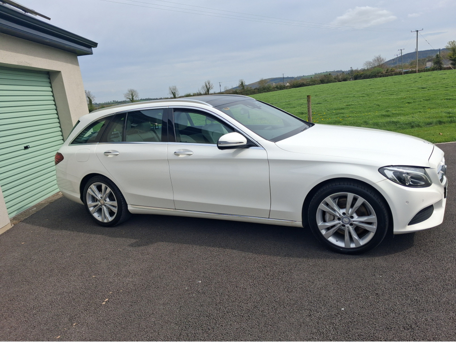 2016 Mercedes-Benz C Class - image 7