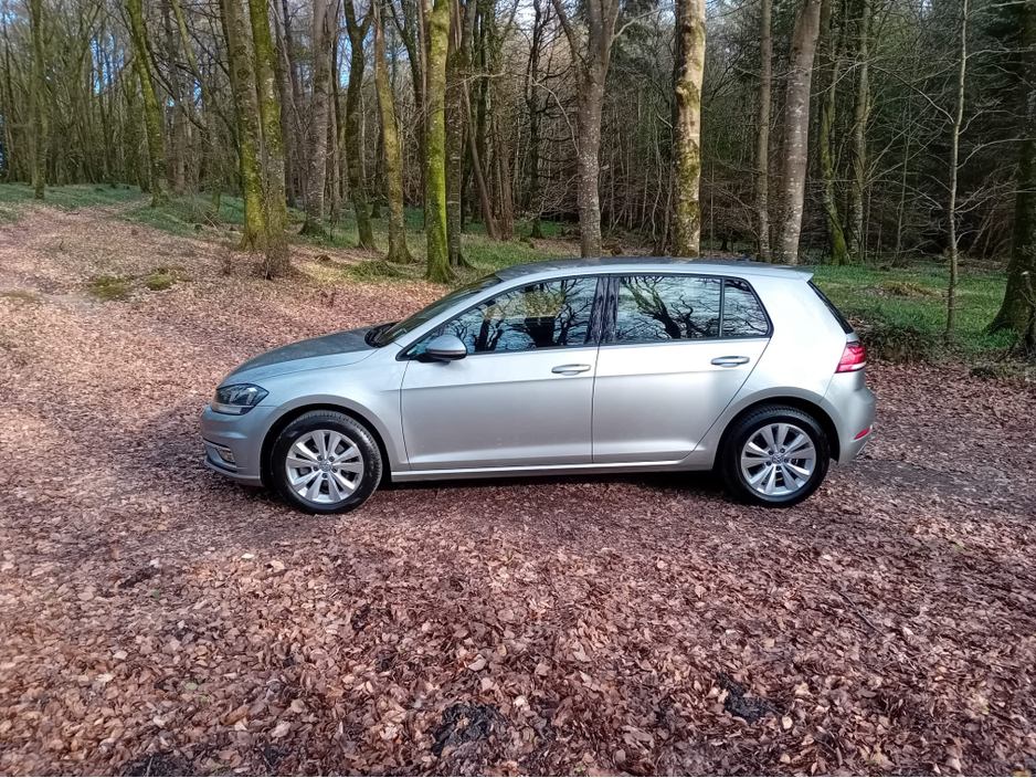 2019 Volkswagen Golf - image 4