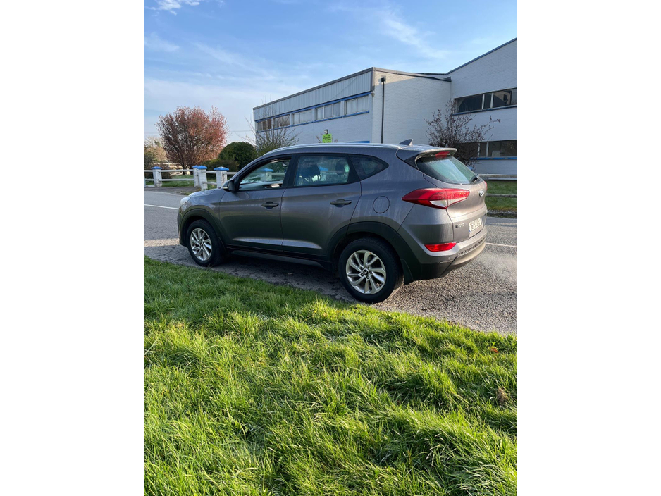 2016 Hyundai Tucson - image 4