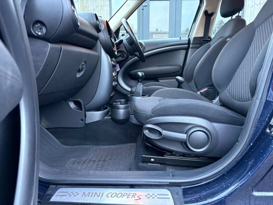 2016 MINI Hatch - image 12