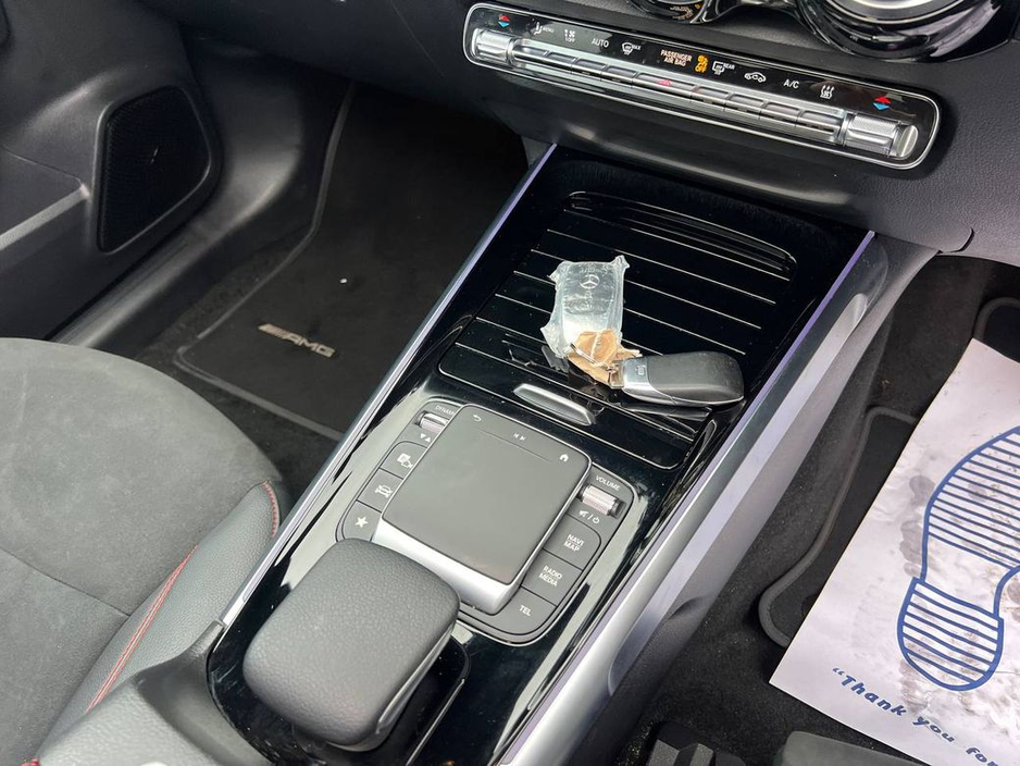 2024 Mercedes-Benz EQB EQB350 4MATIC AMG-LINE PREMIUM 7-SEATER // OPENING PAN ROOF // VIRTUAL COCKPIT // AMBIENT LIGHTING €39,900