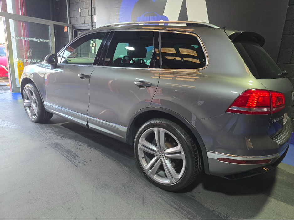 2017 Volkswagen Touareg V6 R-LINE-FULLY SERVICED WITH NEW TYRES €26,450