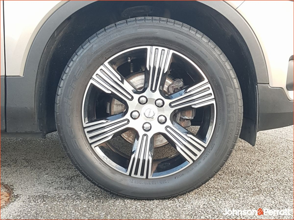 2020 Volvo XC40 - image 16