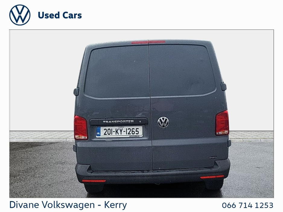 2020 Volkswagen Transporter - image 14