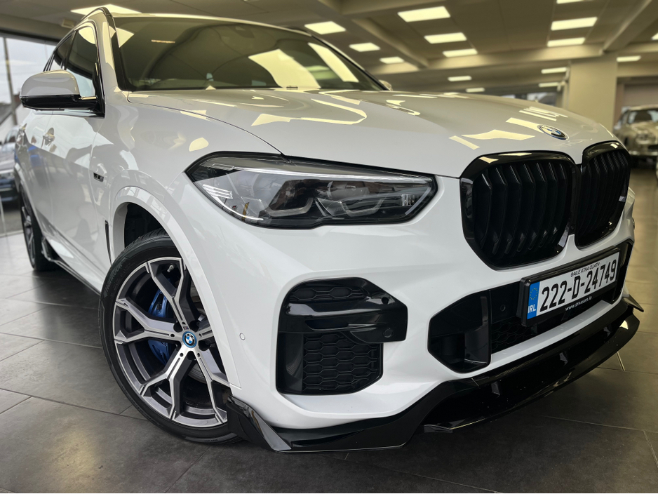 2022 BMW X5 - image 2