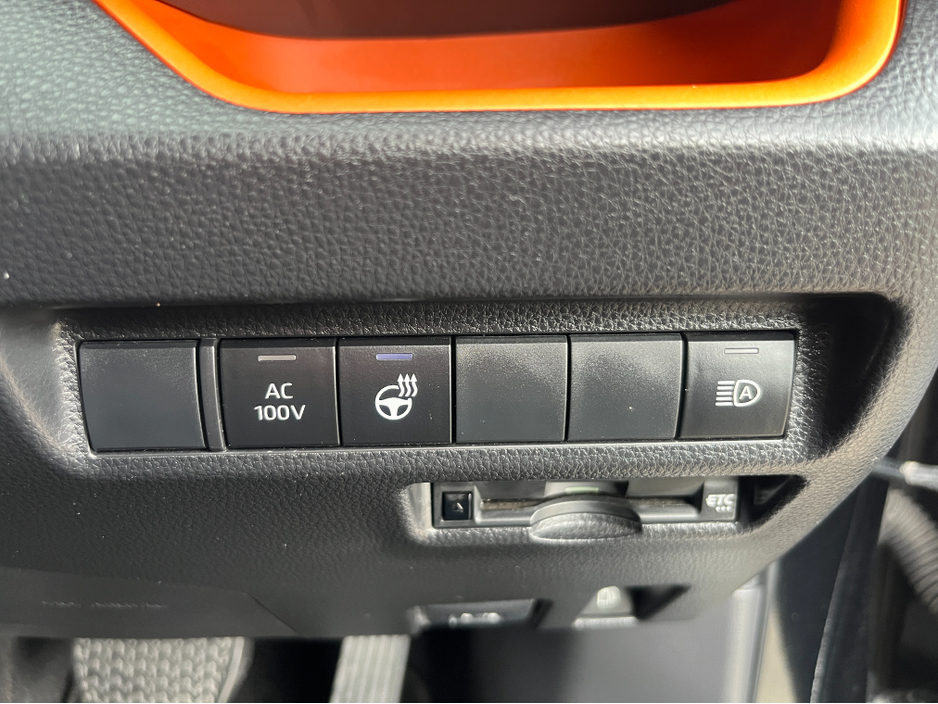 2022 Toyota Rav4 - image 27