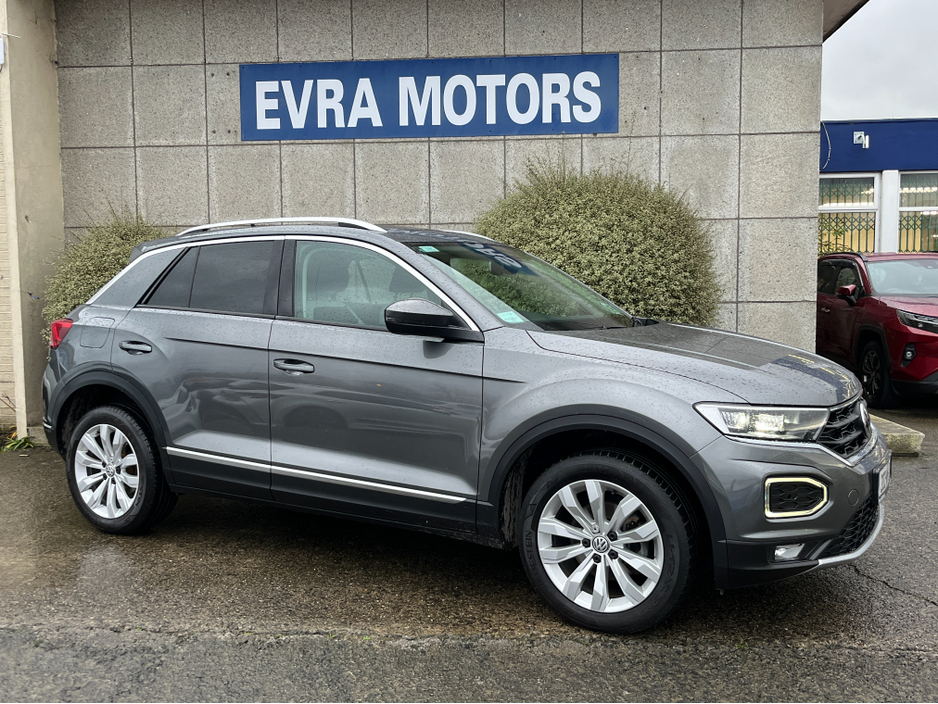 2020 Volkswagen T-Roc SPORT AUTOMATIC 1.5 PETROL //HIGH SPEC//PANORAMIC GLASS ROOF//SAT NAV//KEYLESS ENTRY//