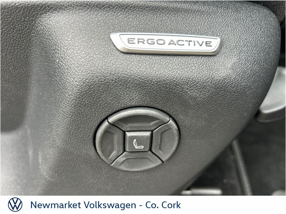 2026 Volkswagen Tayron - image 9