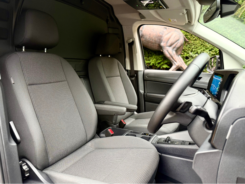 2025 Volkswagen Caddy CARGO ED TDI 122BHP A7F 2 €32,950