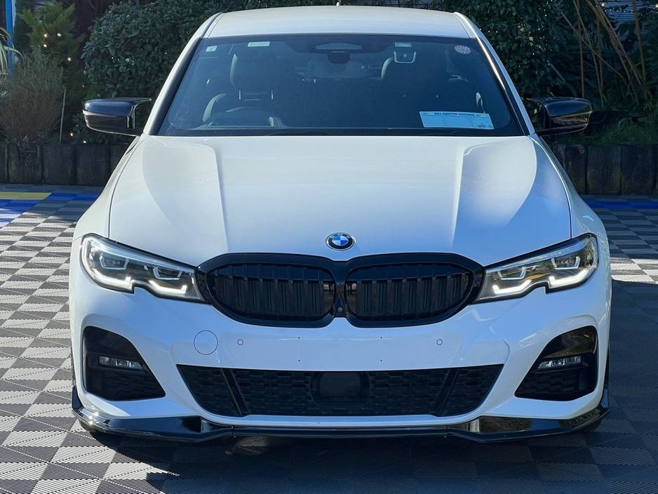 2021 BMW 3 Series - image 16