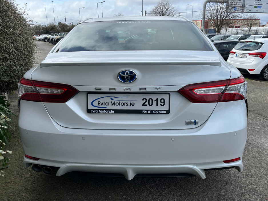 2019 Toyota Camry - image 7