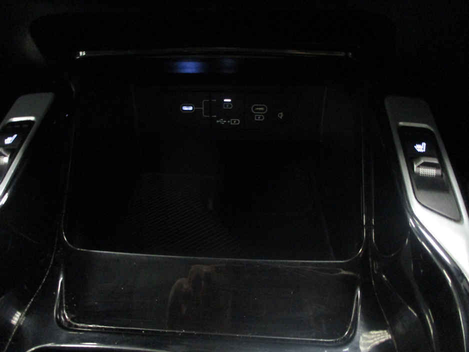 2025 Kia Sorento - image 27