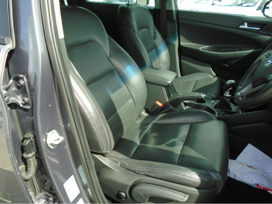 2016 Hyundai Tucson - image 14