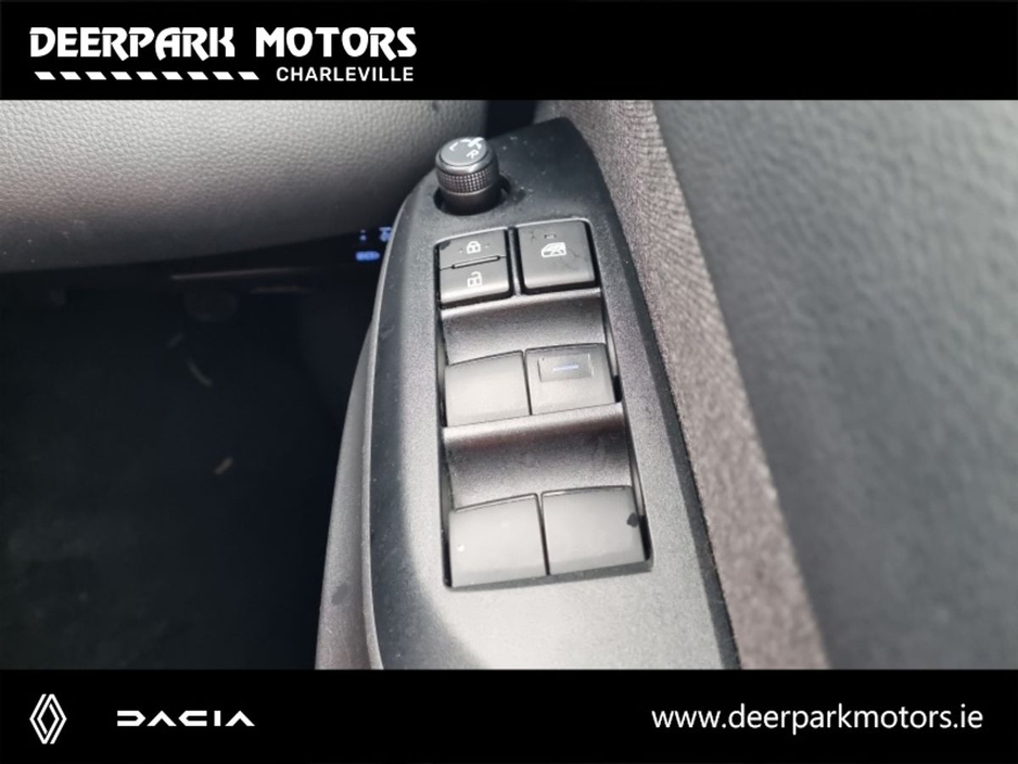 2022 Toyota Yaris Cross 1.5 Hybrid Luna Sport auto €26,950