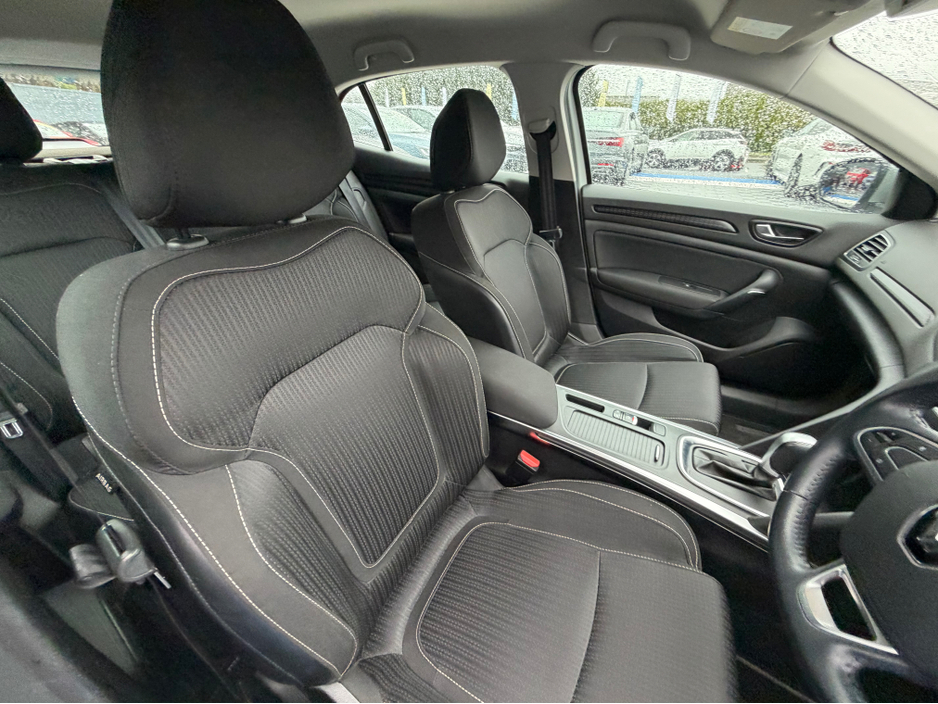 2018 Renault Megane - image 13