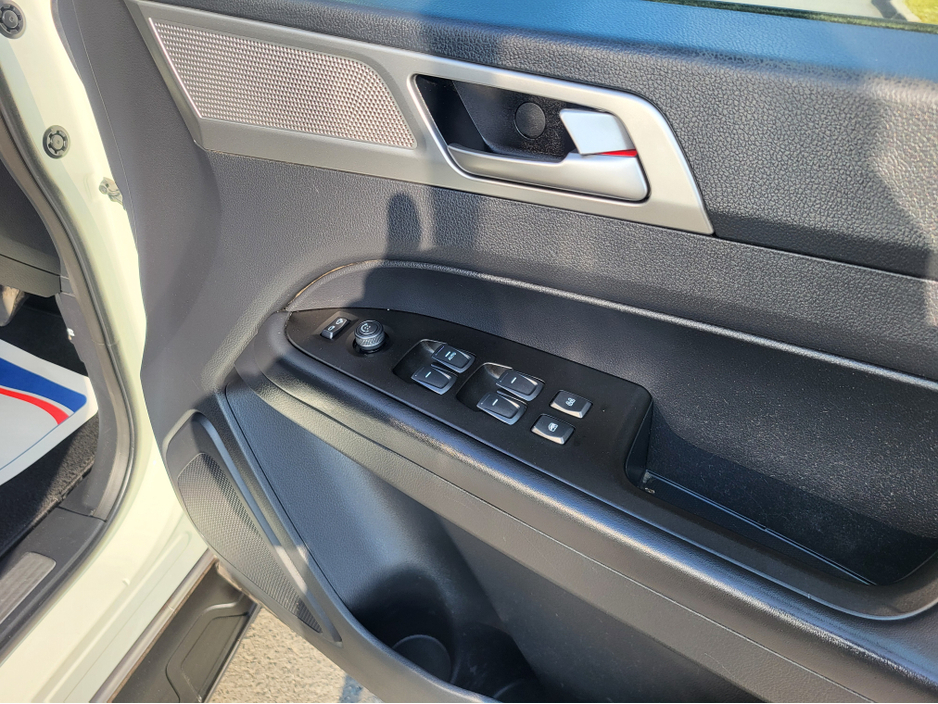 2021 Ssangyong Musso - image 16