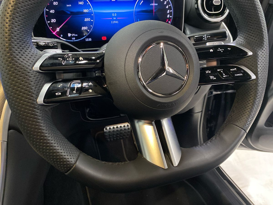 2025 Mercedes-Benz GLC Class - image 18