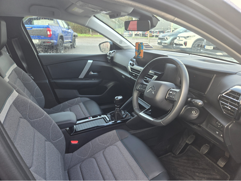 2024 Citroen C4 - image 7